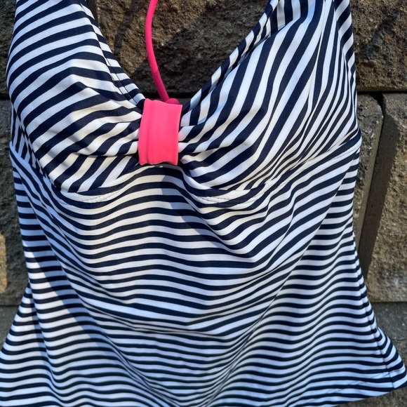 GAP BODY TWO PIECE - Picture 2 of 7